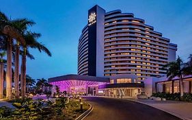 Broadbeach Victoria Square